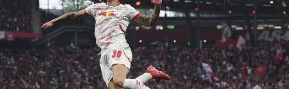 22岁德甲妖锋横空出世,,看不上沙特土豪,,转会费1亿欧两大豪门疯抢