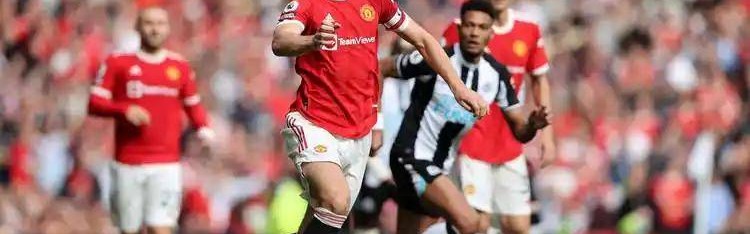 7500万欧天价！曼联纽卡疯抢22岁锋霸，谁能笑到最后？