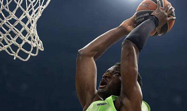 法甲劲旅或签下前马刺内线球员，但遭遇重伤延误转会进程