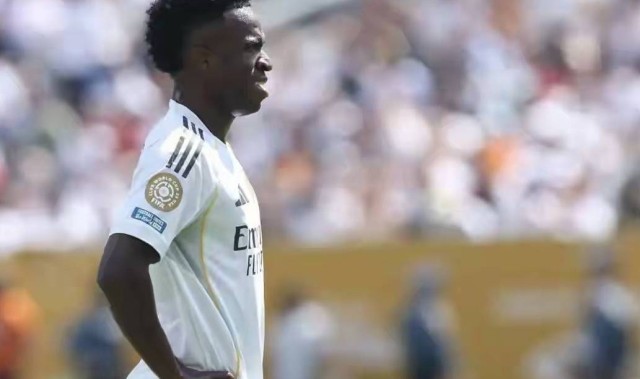 西甲媒体透露：沙特俱乐部准备3.5亿欧元再次报价维尼修斯，皇马正在评估中