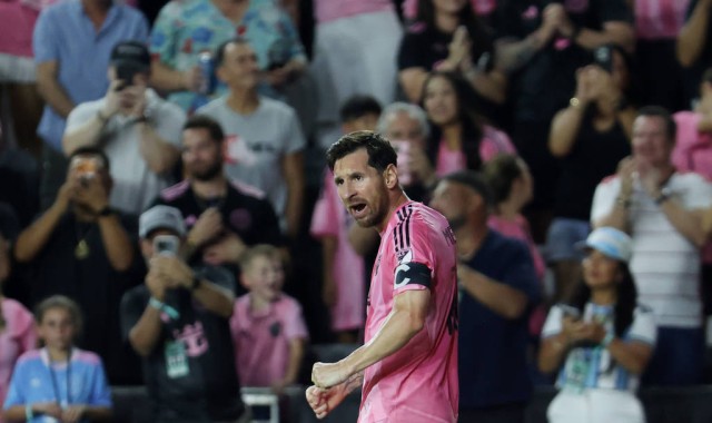 不靠谱转会：切尔西强购维尼修斯 利物浦短期租借梅西