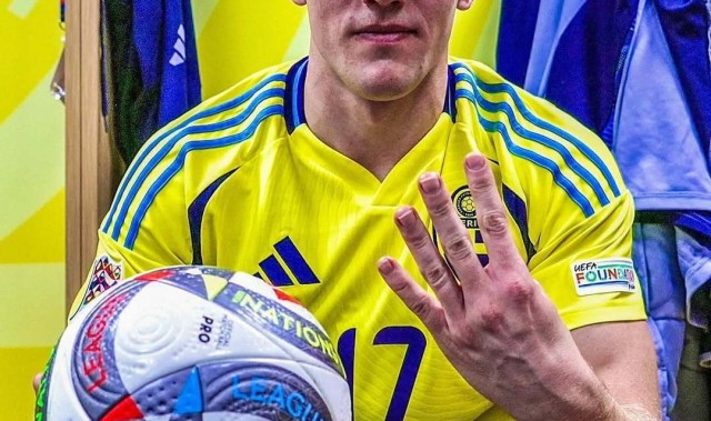 红魔版狼来了！哲凯赖什转会受阻又示好曼联，抬价成功引来利物浦