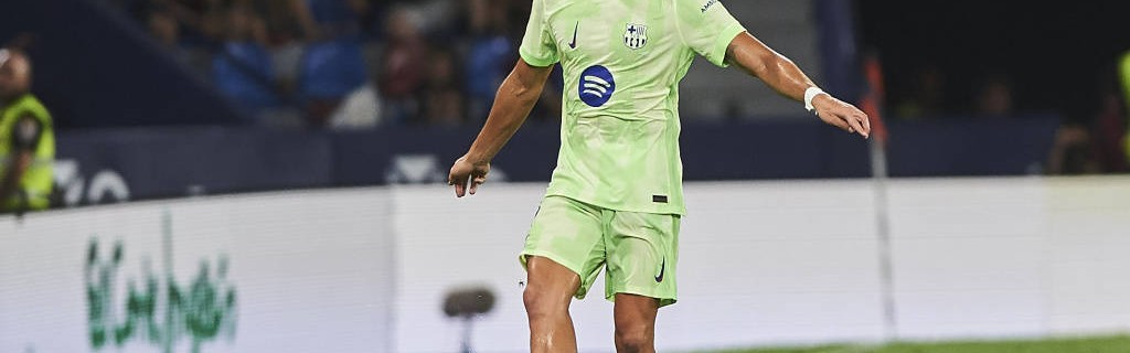 佩德里惊艳世界：巴萨新核荣膺西甲八月最佳进球