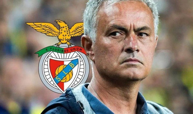 4场3红牌引爆更衣室！切尔西1-0胜穆帅藏隐患，乌龙球难掩致命危机