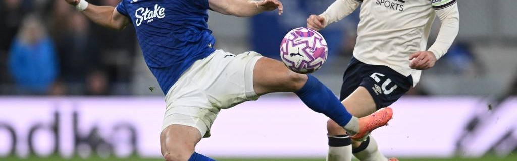 努诺执教首秀止连败 西汉姆联1-1埃弗顿
        
    努诺执教首秀止连败 西汉姆联1-1埃弗顿