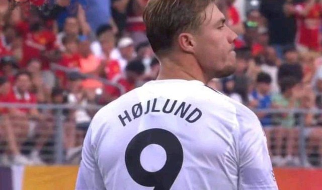 曼联欲3000万出售霍伊伦德！仍有信心9000万抢谢什科，不必先卖人筹钱