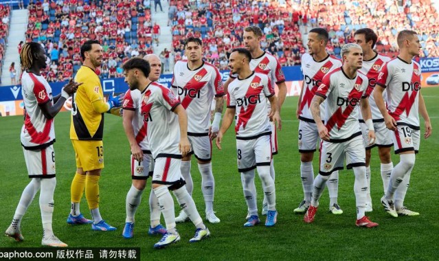 西甲第7轮：雷奥瓦莱卡诺与塞维利亚鏖战无果，谁能打破僵局？