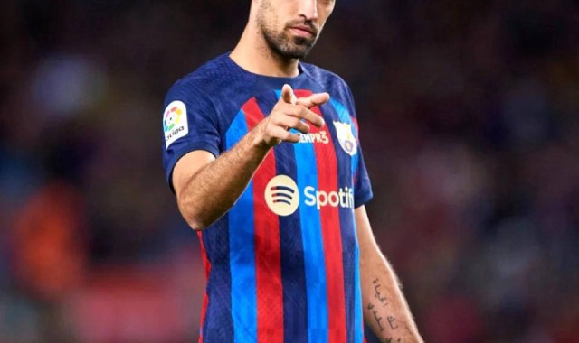 布斯克茨宣布退役，足坛再无“影帝”！梅西感慨失去得力搭档