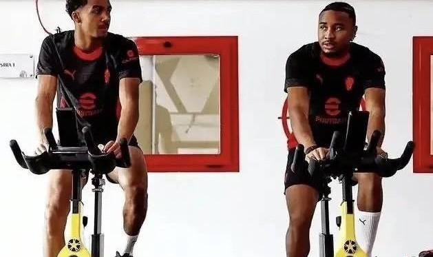 意甲媒体透露：米兰两位新援奥多古与恩昆库米兰健身房恢复训练，新赛季值得期待