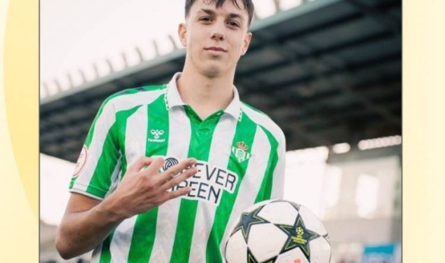 记者：尤文原本接近签下19岁前锋埃斯特万，但贝蒂斯突然反悔