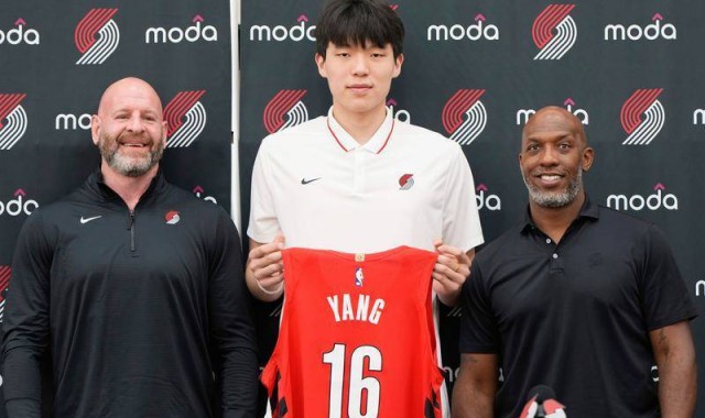 首发+首分！杨瀚森首秀从容不迫用助攻惊艳全场