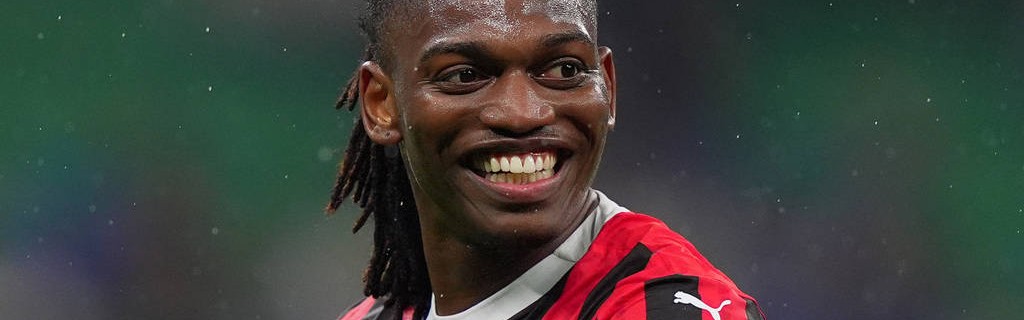 惊爆！利物浦正式询价莱奥！拜仁秘密会谈曝光，米兰死守1.3亿防线！