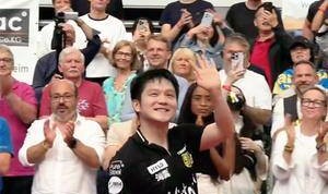 樊振东打疯了！用两场3比1豪取德甲两连胜，赛后全场高呼他的名字