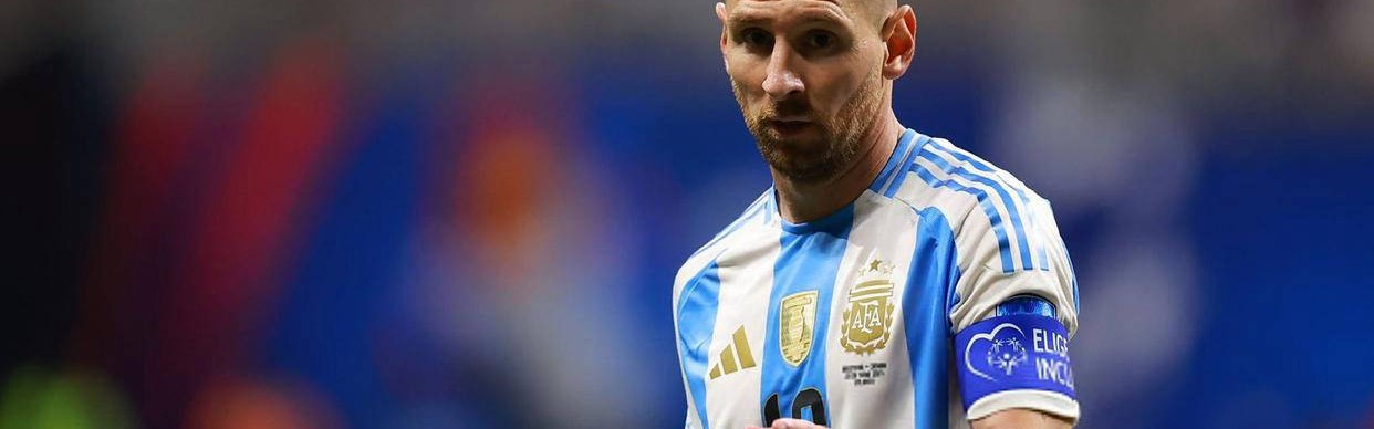 名帅博斯克赞美梅西：他无疑是历史之最！为其十几年扎根西甲感到欣喜！