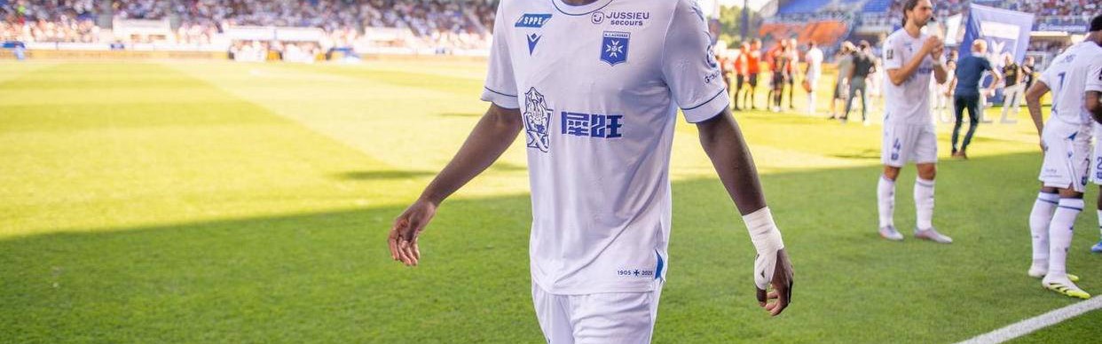 法甲第15夺得首胜：尼斯3-1逆袭欧塞尔，22岁卢谢送出两次助攻