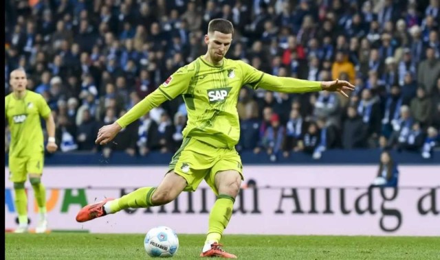 2000万欧天价转会，利兹联抢下德甲铁腰，英超要变天？