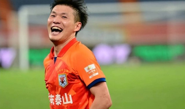 他是首位加盟意甲球队的国足名将！如今近况曝光，引发球迷热议