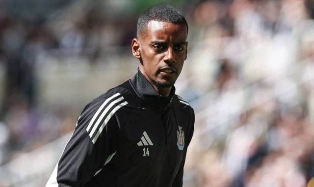 要去利物浦？伊萨克缺席热身赛引热议 纽卡主帅澄清绯闻