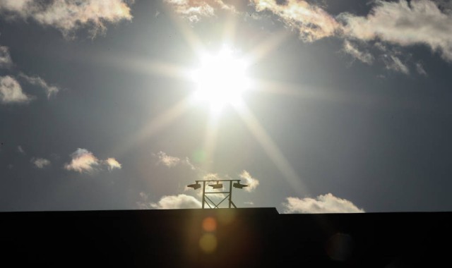 曼联任意球战术：费尔南德斯与芒特的默契配合