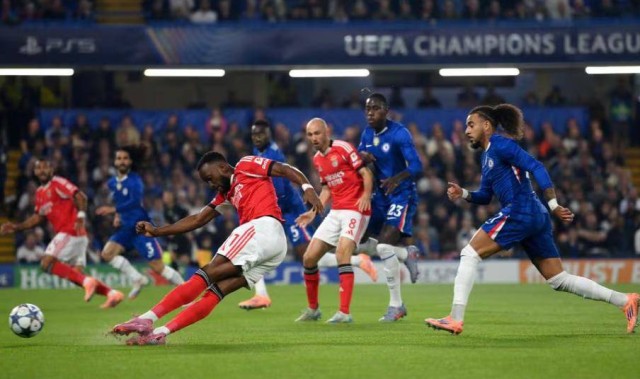 0-1！穆里尼奥重返斯坦福神奇不再，前欧冠冠军开局2连败，排倒数