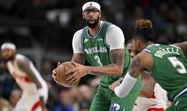 浓眉25+10巴恩斯空砍33+11 独行侠胜猛龙