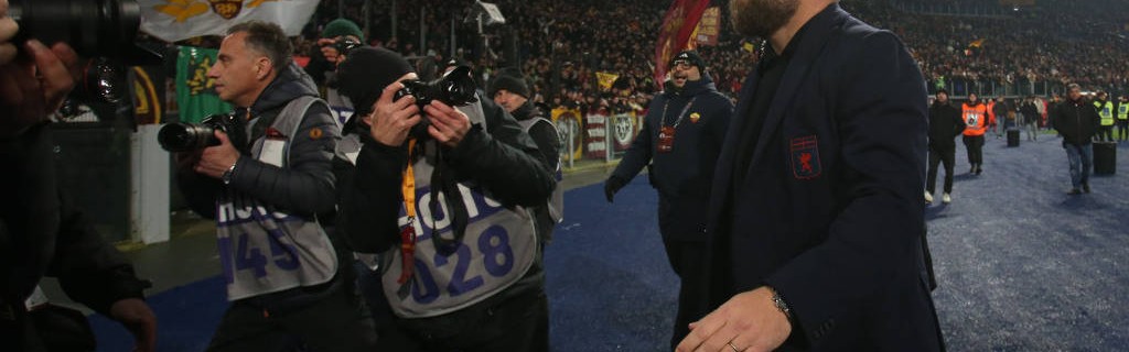 罗马2-0完胜萨索洛！加斯佩里尼率队紧追双米，欧冠资格争夺战愈演愈烈