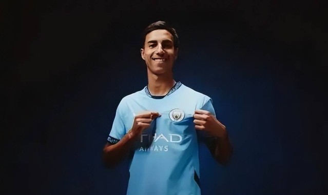 三赢！曼城兄弟球队欲租借新星中卫去西甲锻炼一个赛季很划算