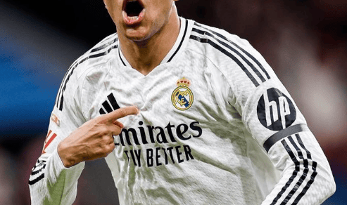 再见姆巴佩！球迷送嘘声！加盟皇马，耽误三大巨星，佛爷后悔了