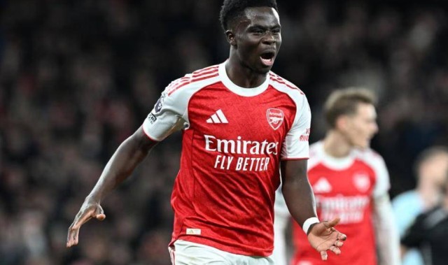 萨卡神仙球+造乌龙绝杀！阿森纳2-1狼队，5分领跑静待曼城翻车