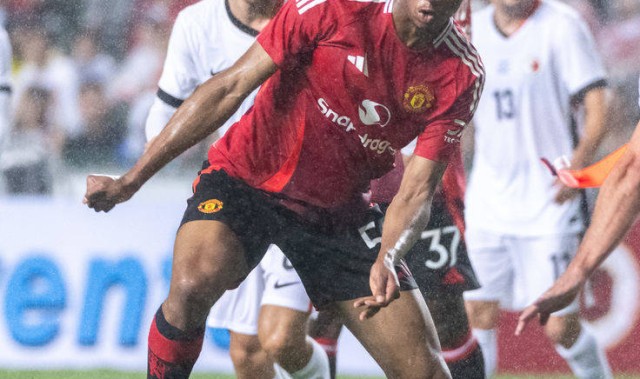 曼联8500万镑猎物有戏！德甲专家成红魔秘密武器，埃基蒂克转会迎重大突破