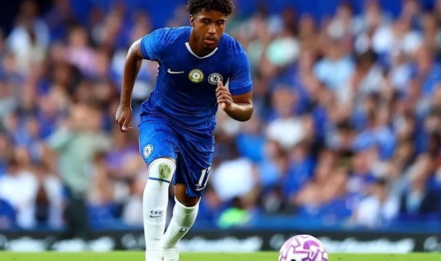 切尔西中场拒绝诱人薪资，为世界杯梦想留队，与多人竞争主力位置