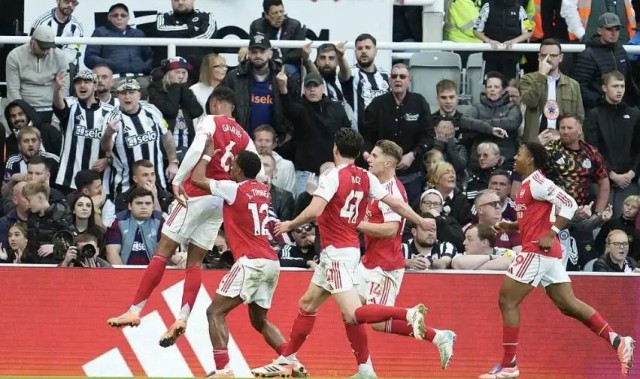 1.12亿解约金+3大下家哄抢！穆帅去向引爆足坛，是救赎还是谢幕？