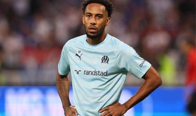 1-0，87分钟绝杀，乌龙球制胜，里昂掀翻法甲10冠王，3连胜排第2