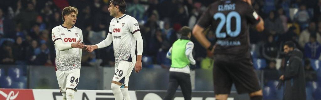 老兵不死！瓦尔迪赛前领取意甲11月最佳球员奖杯，38岁依然闪耀