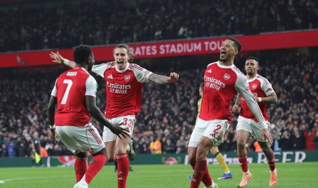 高清：阿森纳点球战9-8进联赛杯四强 球员激动庆祝